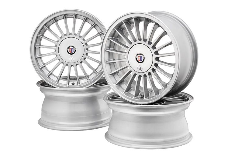 BMW E30 16インチクラシックアロイホイールセット （7J+8J） – NICOLE