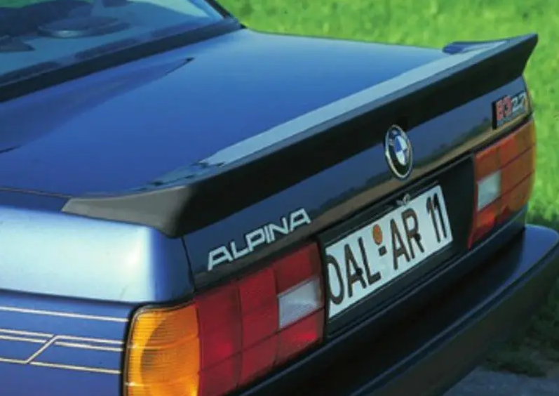 3シリーズ E30 リアスポイラー
