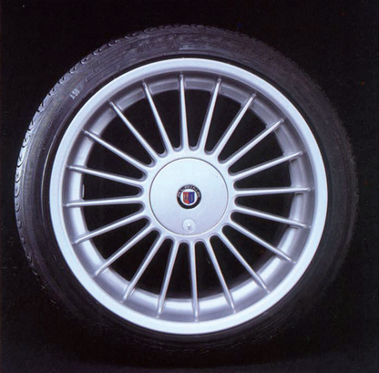 Ｅ３８　アロイホイール　ラウンドリム　フロント用